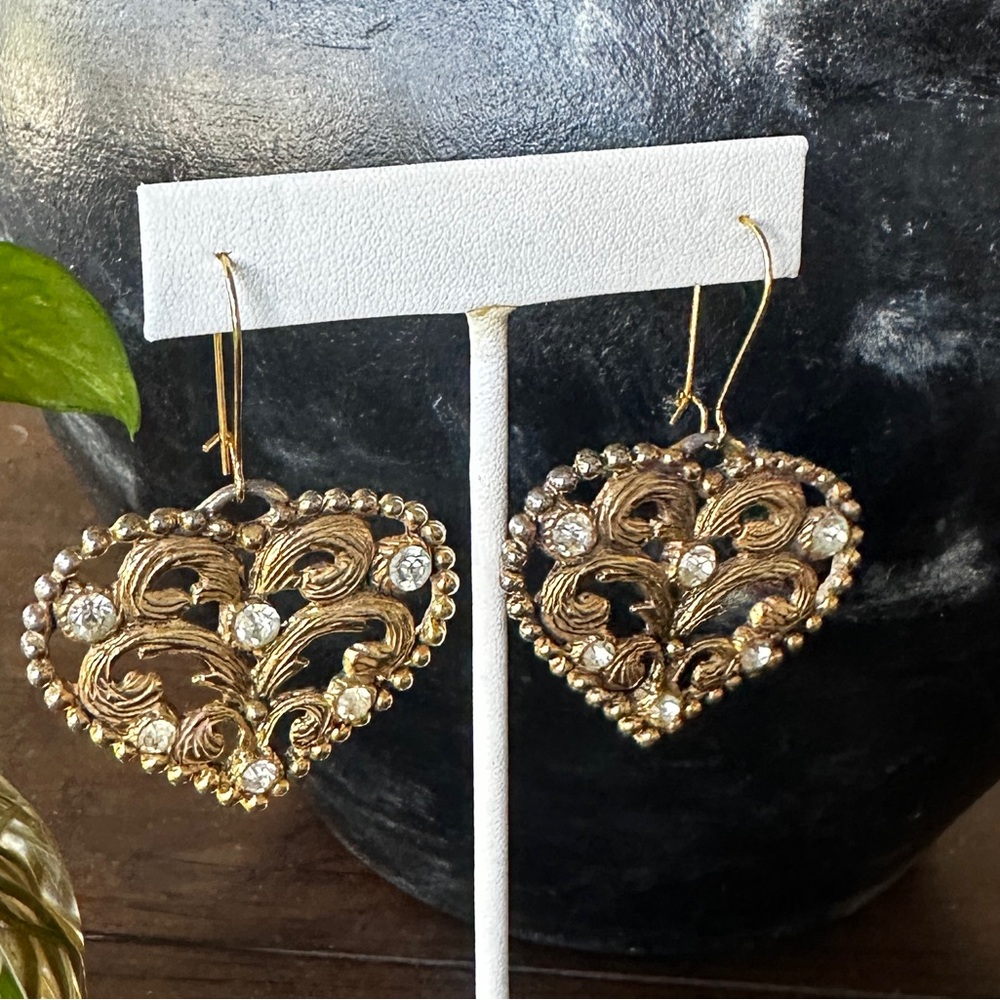 COPY - Large 1980s gold tone heart statement earrings